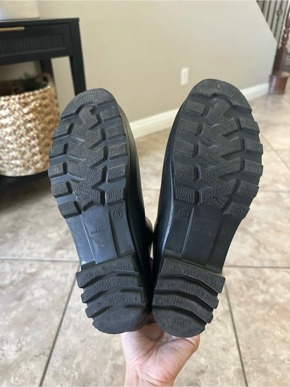 Women’s Mid Calf Waterproof Rain Boots